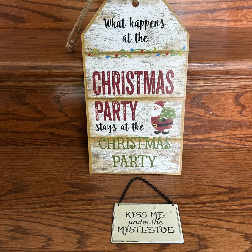 FREE GIFT!! Christmas hanging sign decorations NWOT